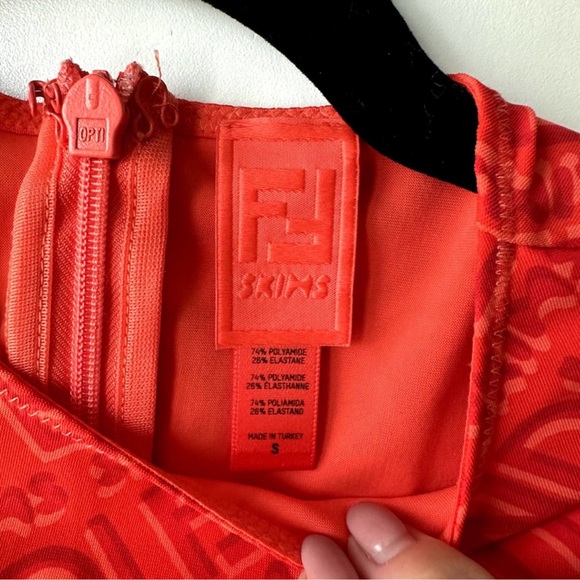 Fendi x Skims Logo Bodysuit Georgia Red size S - Picture 4 of 4